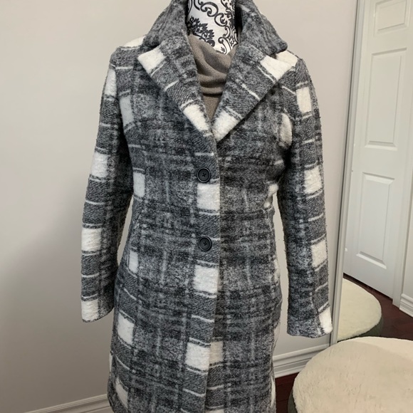 Banana Republic checkered trench coat - Picture 3 of 4